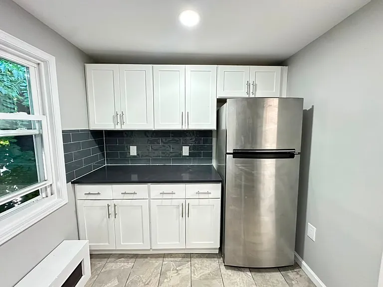 478 Tremont Ave — Photo 5