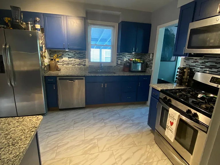 3589 Kenwood Ave — Photo 1