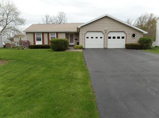 60 Renaissance Dr, Rochester, NY 14626