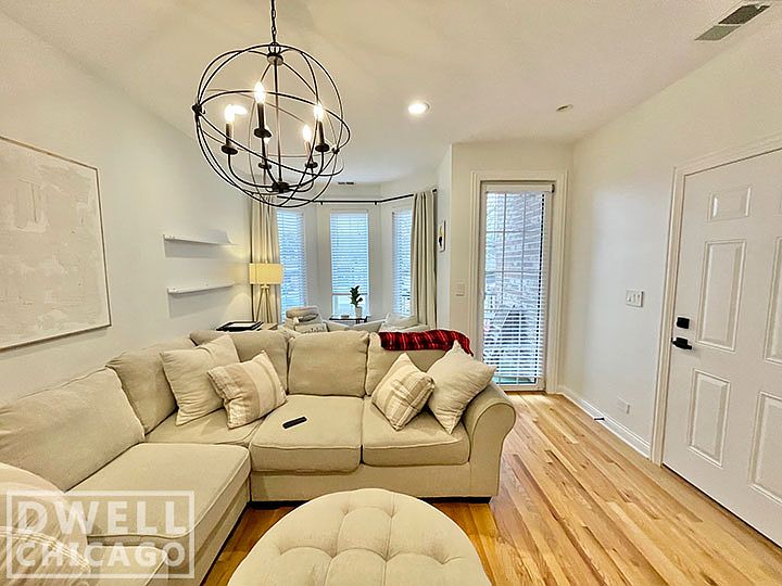 1st image of 5924 N Milwaukee Ave Unit 2