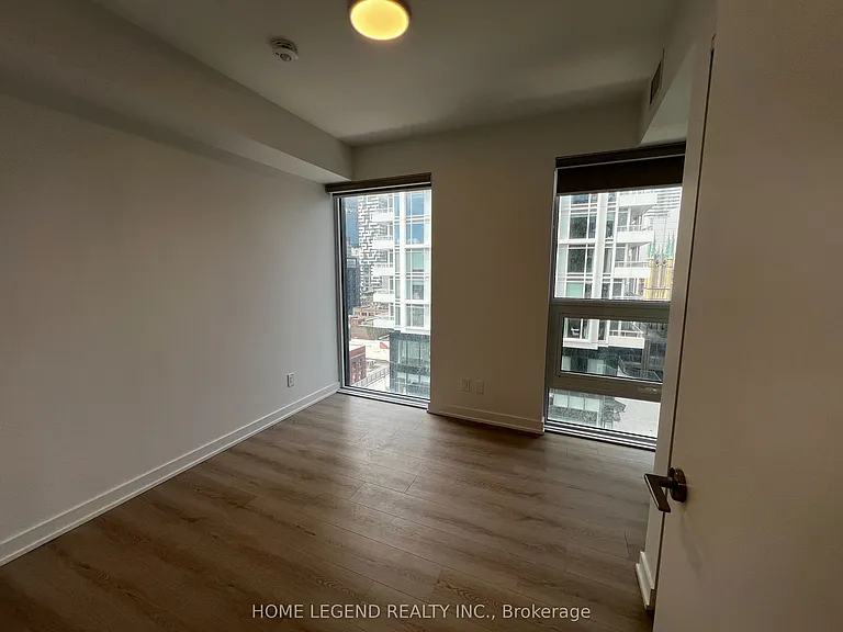 100 Queen St E #1515 — Photo 6