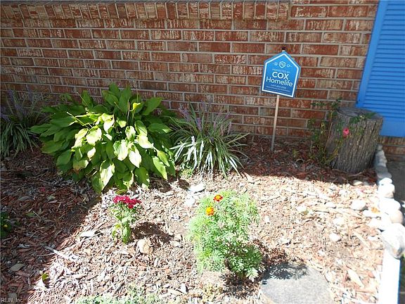 5th image of 961 Redwood Cir