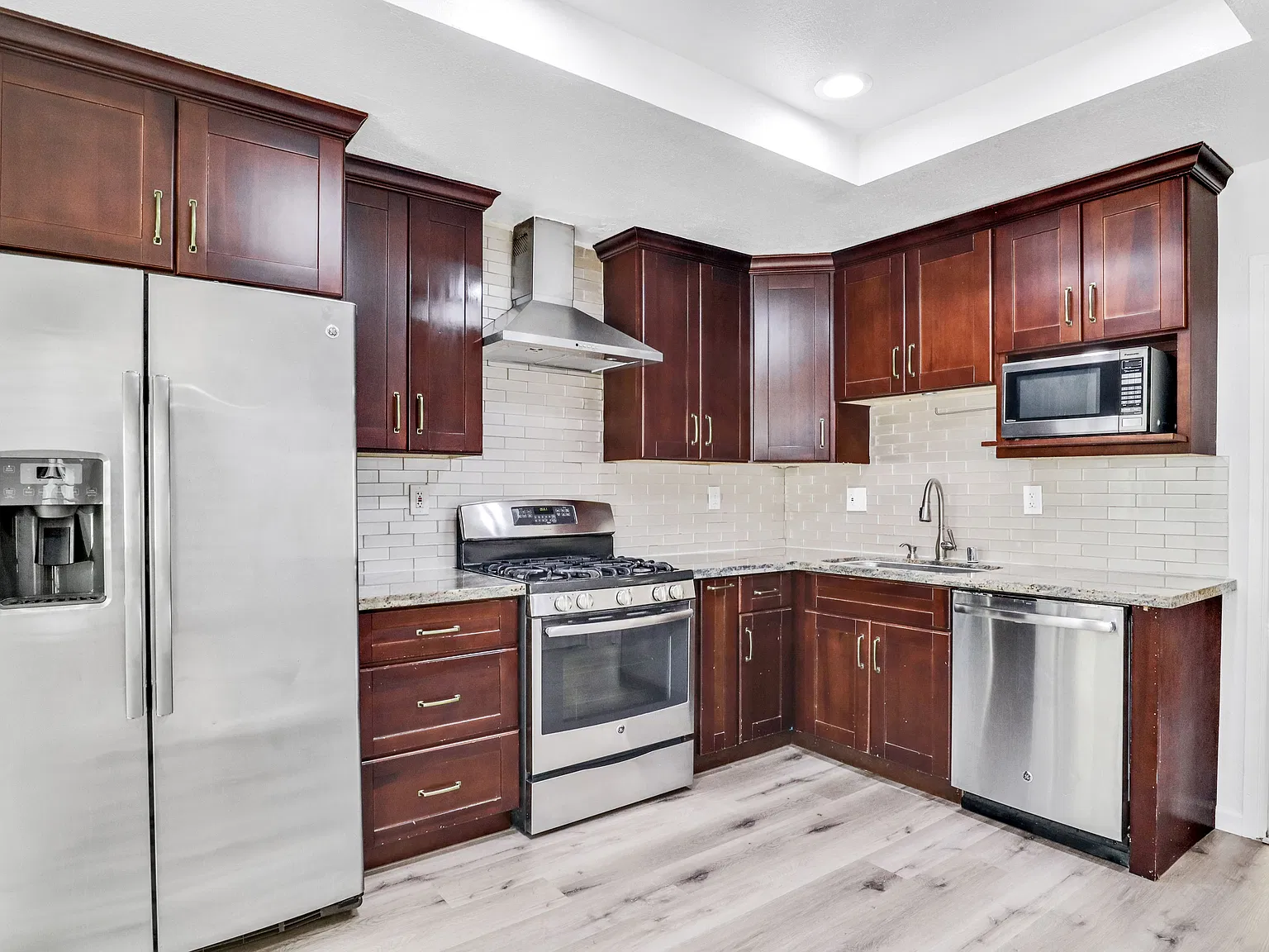 2 bed, 2.0 bath, 1271 sqft, $3,750 — Photo 3