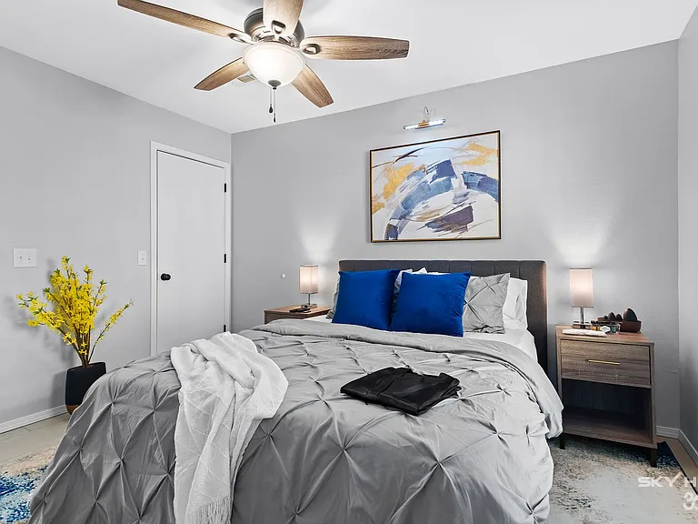 729 S Erika Ave — Photo 24