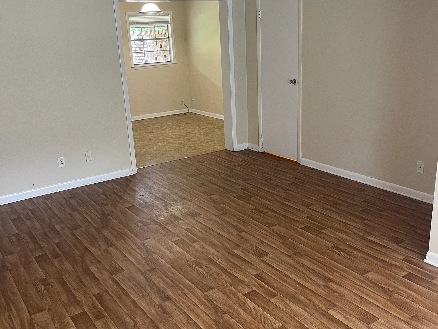 2 bed, 1.5 bath, 1050 sqft, $950 — Photo 2