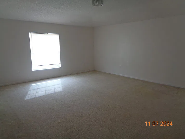 1914 Lynn River Dr — Photo 24