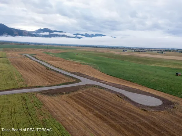3 Dick Casull Loop, Freedom, WY 83120