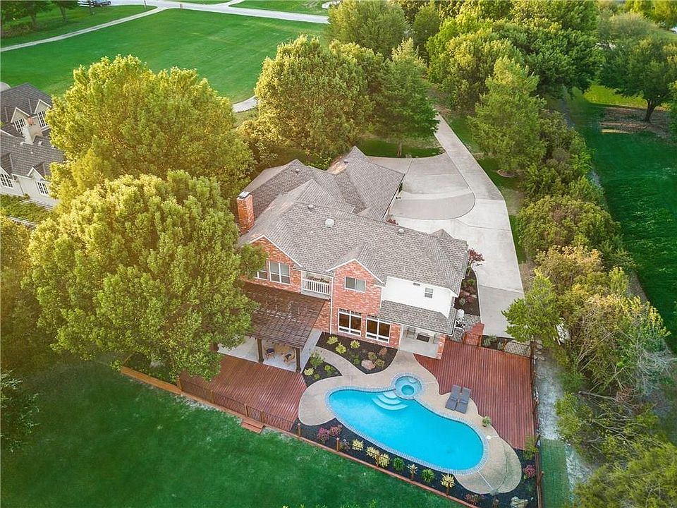 1st image of 217 Rush Creek Dr