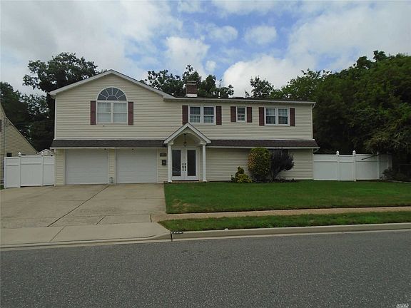 2nd image of 138 Duckpond Dr N