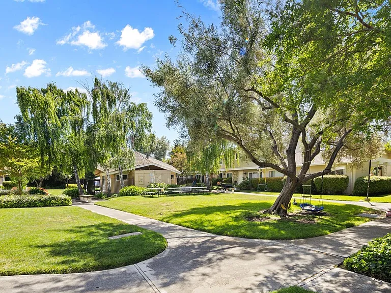 27 Saw Mill Ct — Photo 23