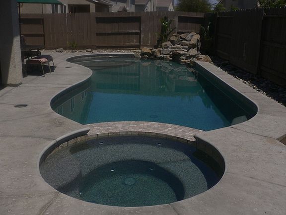 Pool/Hot Tub/Waterfall