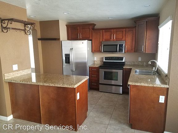 5th image of 814 W Sherri Dr