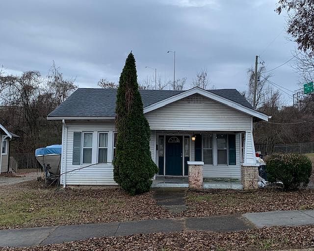 1st image of 318 E Glenwood Ave