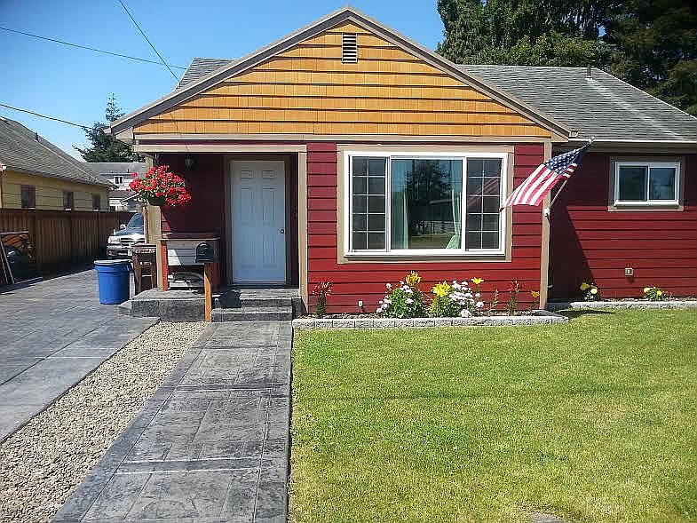 2nd image of 2414 10th St