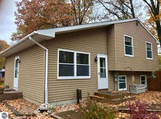 1947 Lardie Rd, Traverse City, MI 49696