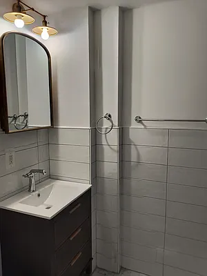 Rented by Dyer Estate Mgmt | media 19