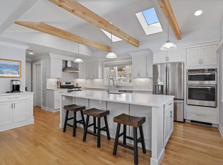 30 Round Hill Dr, Stamford, CT 06903