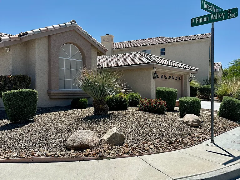 9201 Forest Manor Ct — Photo 1
