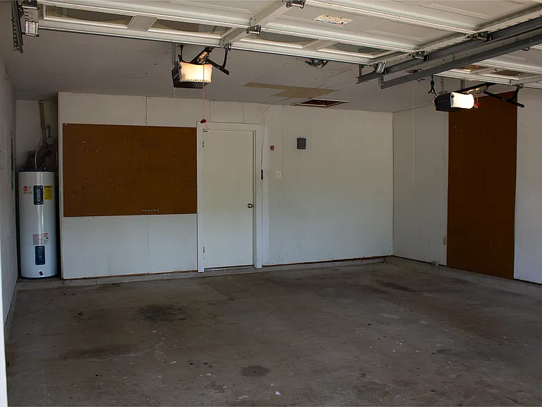2305 Harvard Dr — Photo 18