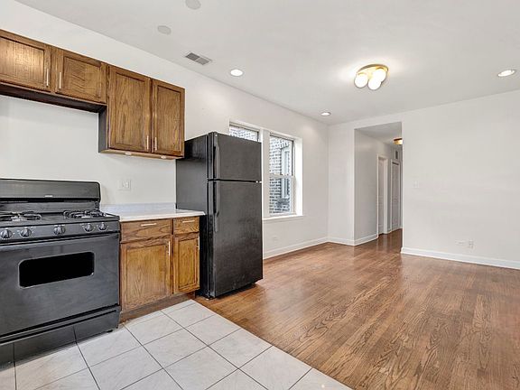 4th image of 5717 N Kimball Ave APT 3S