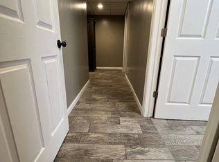 2830 Hessel Ave, Rochester Hills, MI 48307