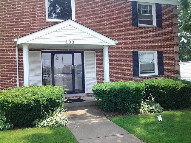103 S Dryden Pl — Photo 2