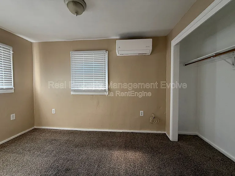 1437 E Polk St #2 — Photo 8