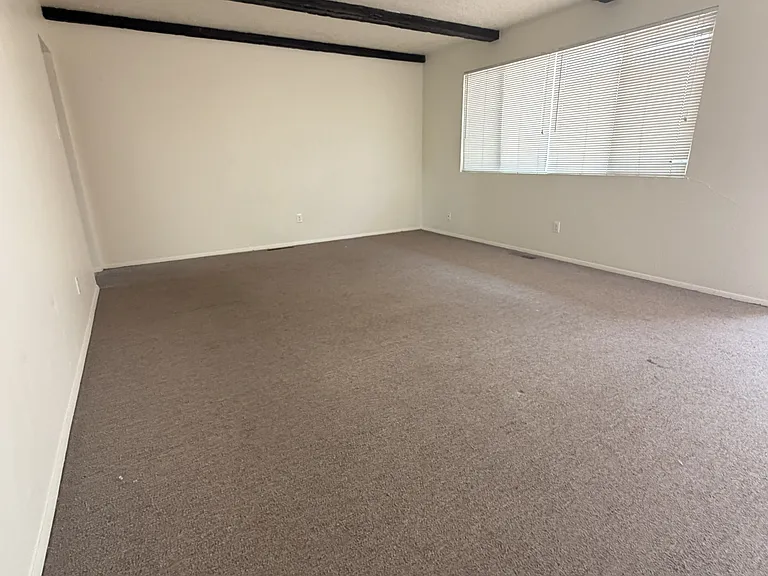 2627 Dakota St NE #3 — Photo 2
