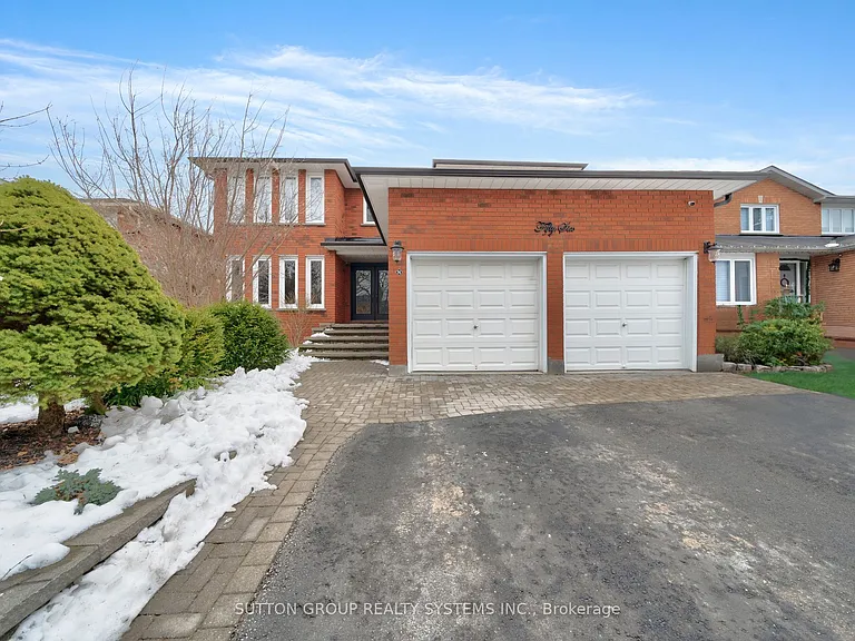 56 Ballard Cres #LOWER — Photo 1