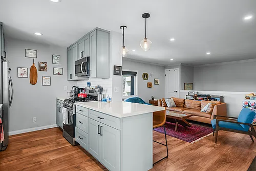 2913 A St Photo 1