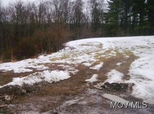 9 James Rd, Fleming, OH 45729