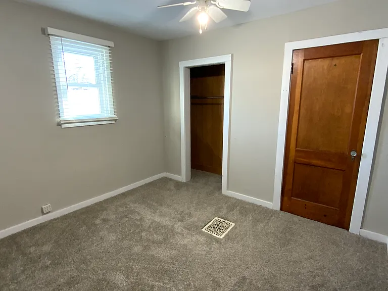 1702 Iowa Ave — Photo 14