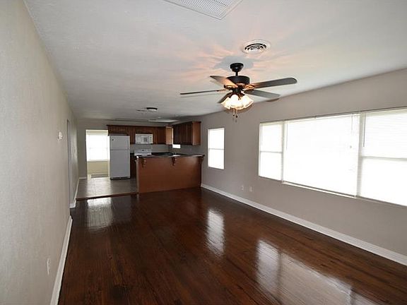 5th image of 1823 34th St NW