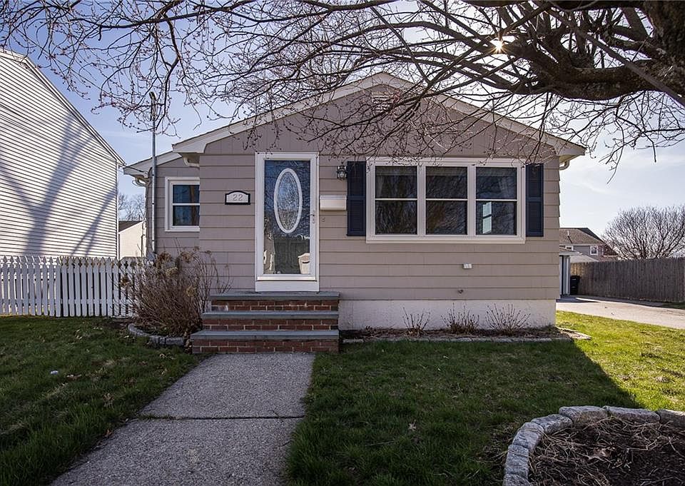 1st image of 22 Pilgrim Ave E