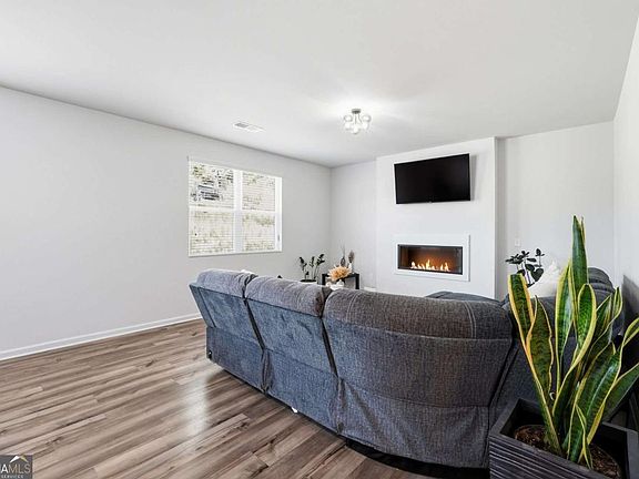 4th image of 620 Cayenne Way