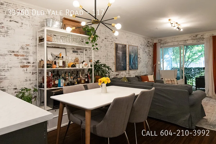 Updated Condo in Downtown Abbotsford — Photo 3