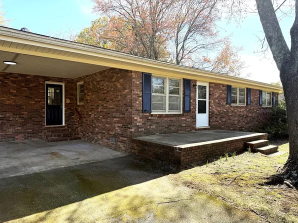 103 Sparrow Ct, Boiling Springs, SC 29316