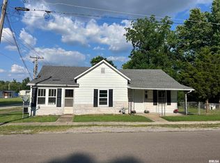 1409 N Van Buren St, Marion, IL 62959