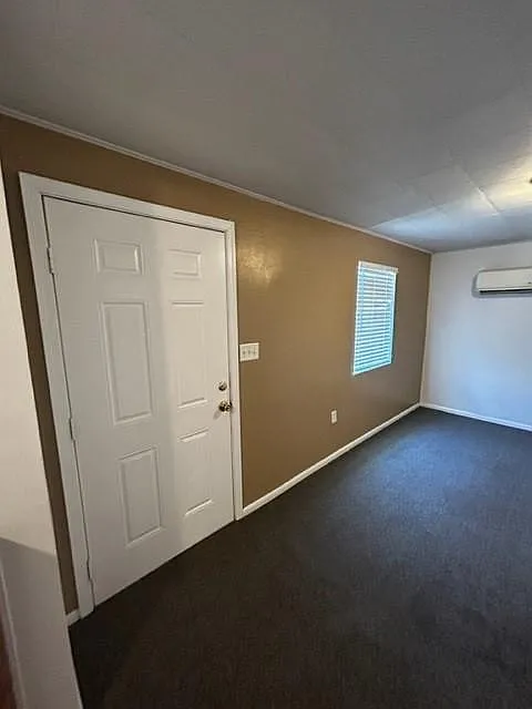 2 bed, 700 sqft, $1,700 — Photo 2