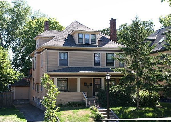 Front view True Up Down Duplex