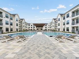 Lenox Katy Grove