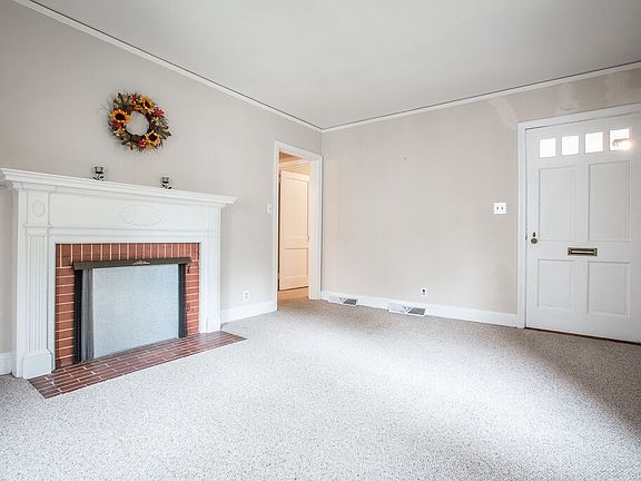 3rd image of 1105 W Northwood St