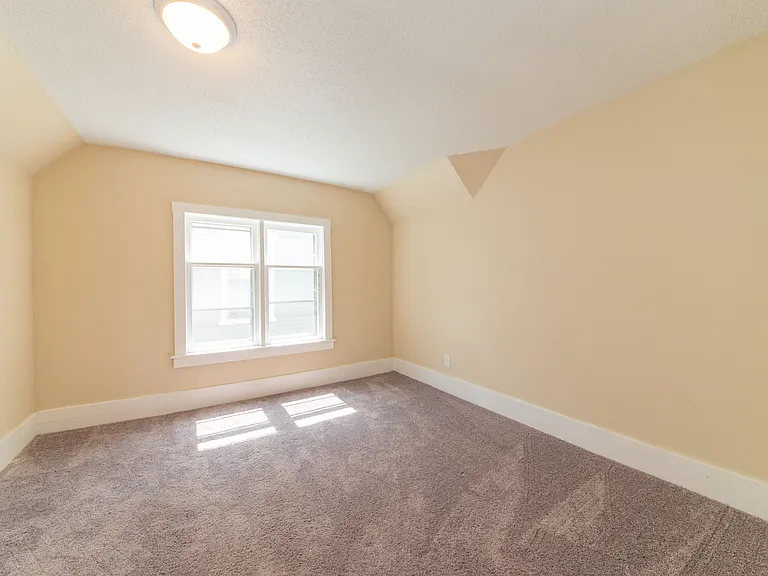 1130 Lafayette Ave SE — Photo 16