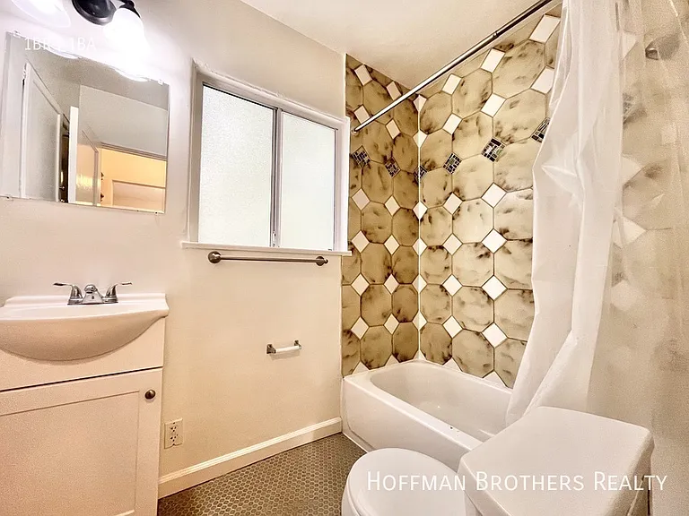 407 S Coronado St #1 — Photo 10