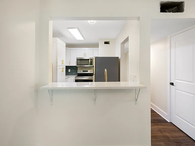 Acklen Apartments — Photo 8