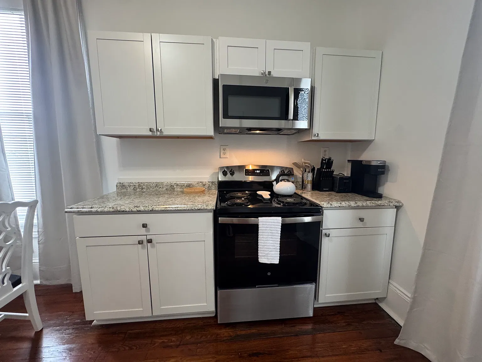 2 bed, 1100 sqft, $2,400 — Photo 4