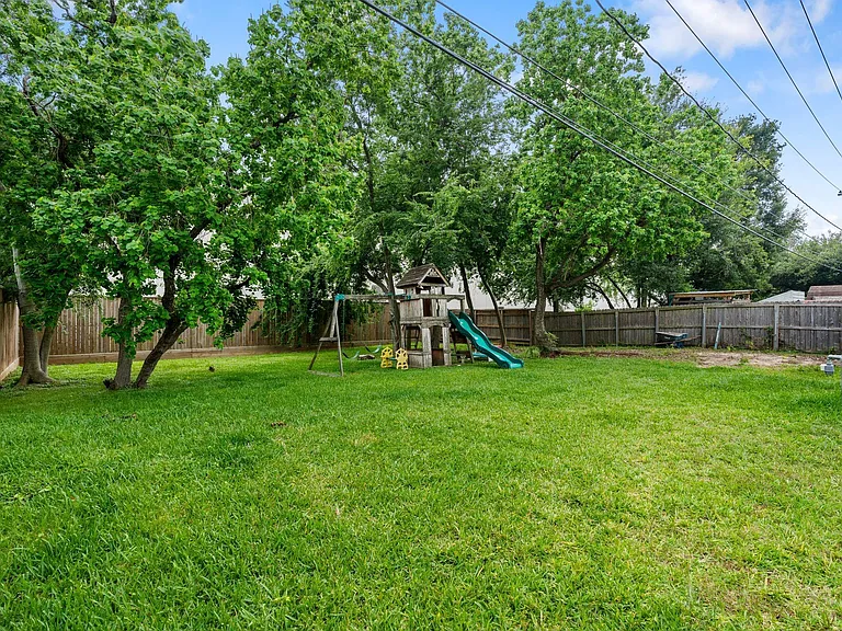 2314 Droxford Dr — Photo 23