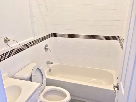 Rented by Greenacre Management | media 61