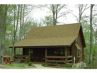 73 Vicki St photo 1