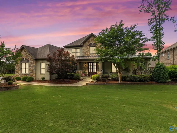 2608 Muir Woods Dr, Hampton Cove, AL 35763